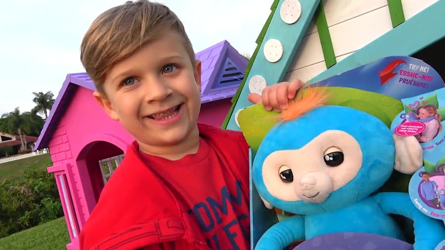 ماجراهای دیانا و روما - بازی دیانا و روما با دوستان جدید